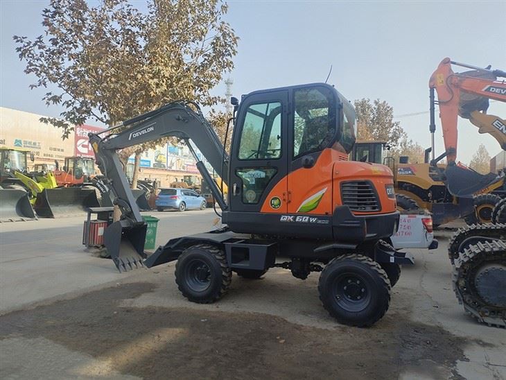 For Sale: 2025 DX 60W Used Wheeled Excavator factory